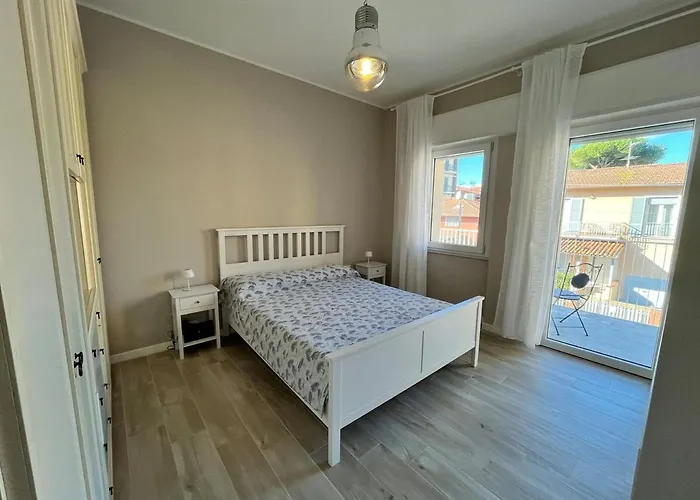 3 Bdr 100m From The Sea And Sea View And Terrace *