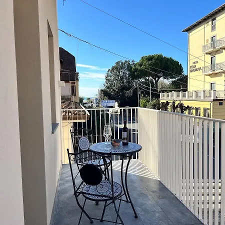 3 Bdr 100m From The Sea And Sea View And Terrace Διαμέρισμα Marina di Pietrasanta