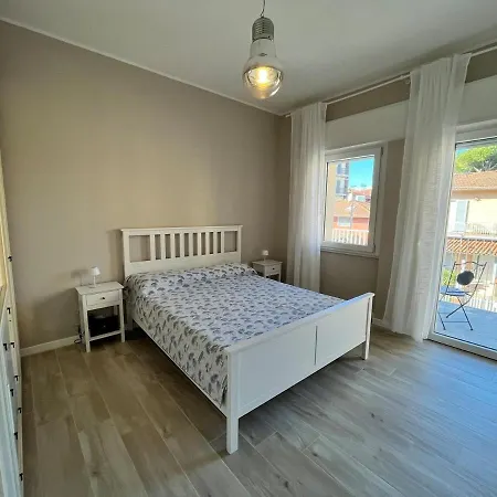 3 Bdr 100m From The Sea And Sea View And Terrace *