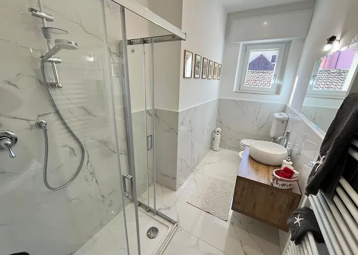 3 Bdr 100m From The Sea And Sea View And Terrace *