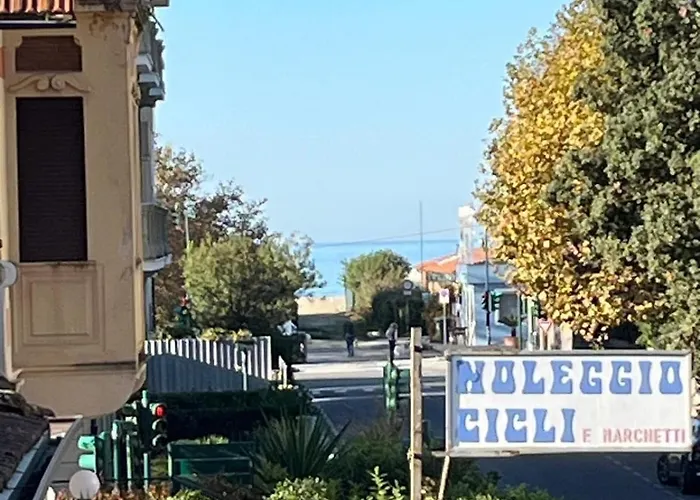 3 Bdr 100m From The Sea And Sea View And Terrace Lejlighed Marina di Pietrasanta